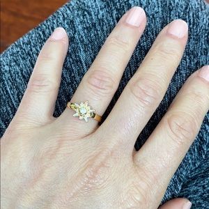 14K Solid Gold Mini Star CZ Ring Size 5.75